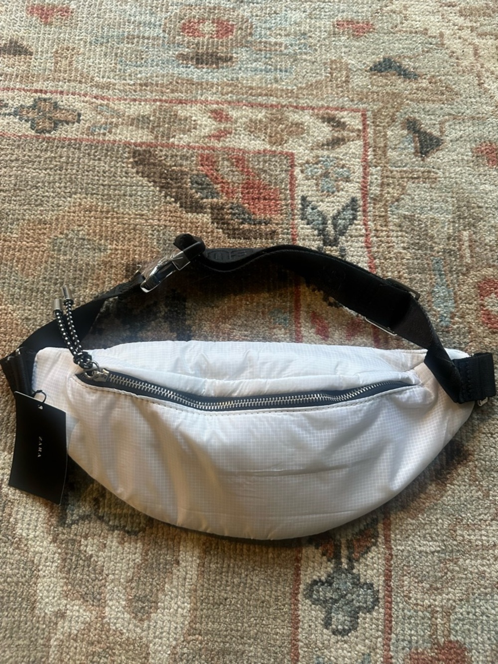 Zara White Belt Bag with Black Strap
Zara Fanny bag